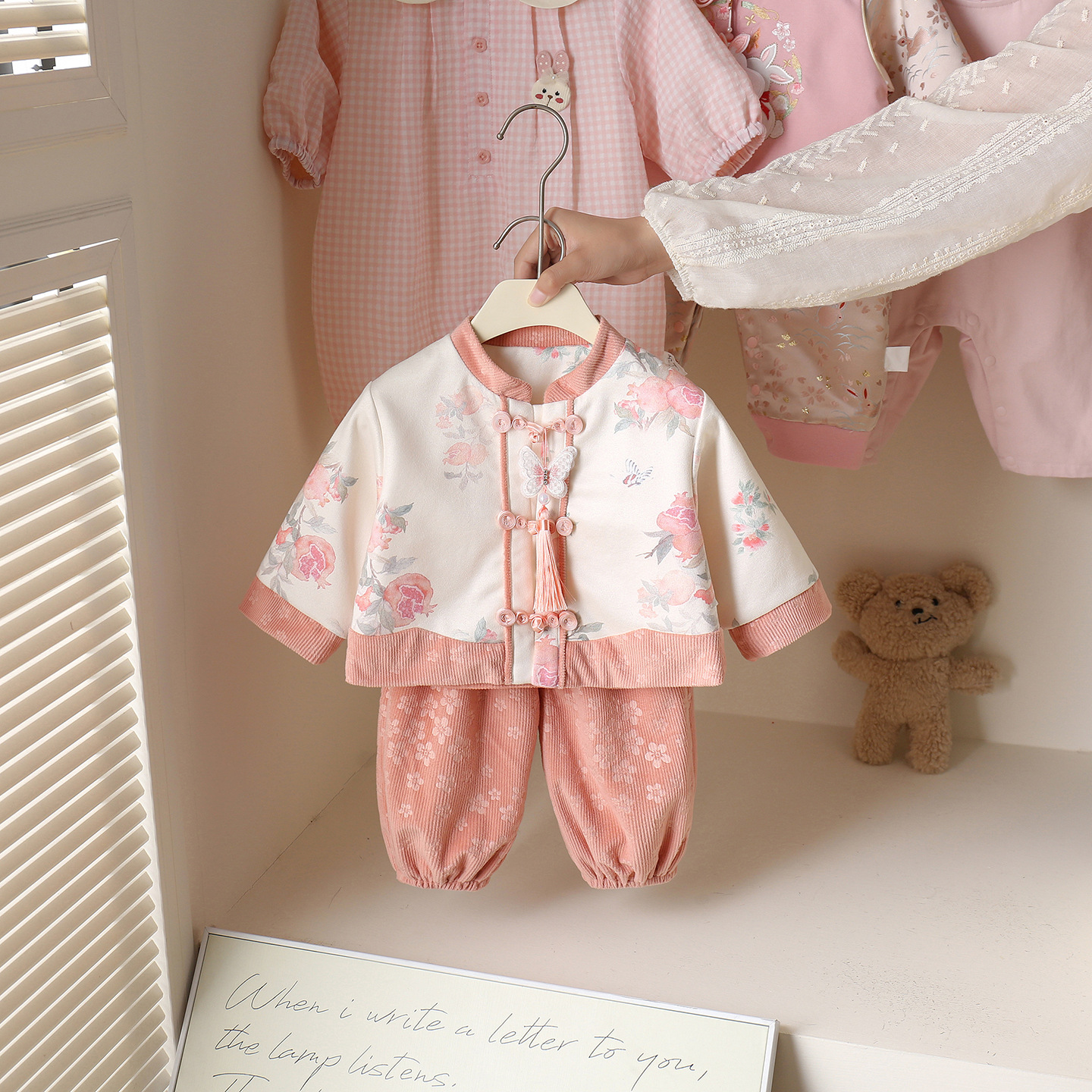 春秋新款女童汉服衣服宝宝生日周岁礼服婴儿中式唐装国风儿童套装