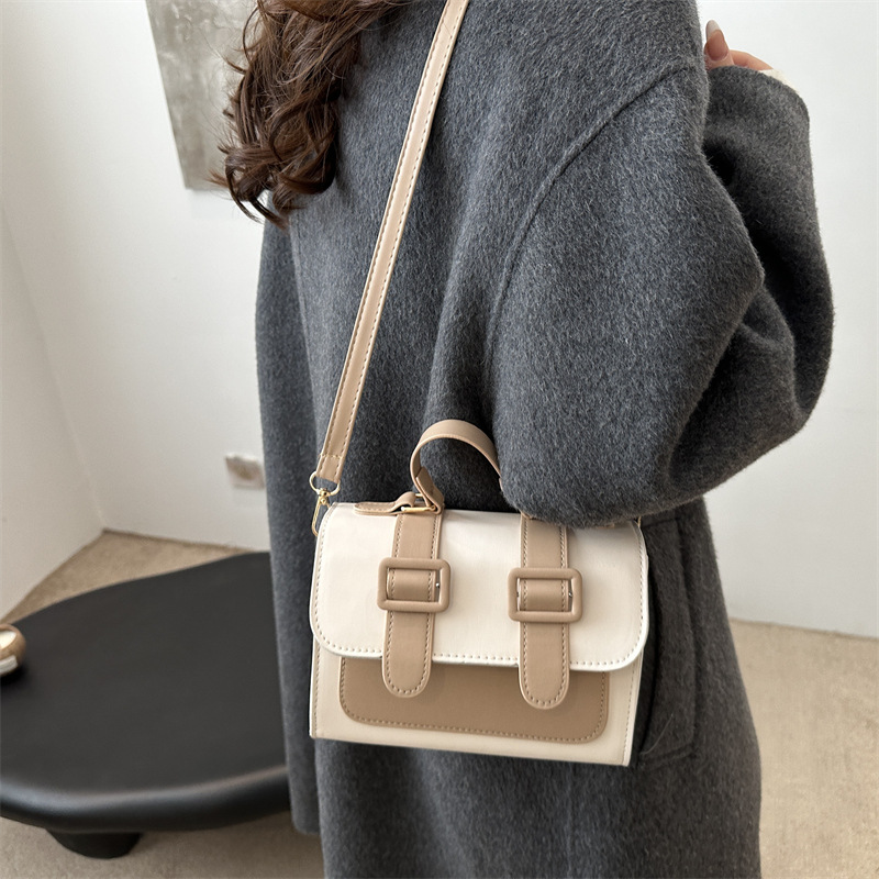 Bolso de alta sensación, bolso de moda coreano de mujeres, bolso pequeño, invierno 2024 nuevo estilo simple, bolso de hombro casual universal