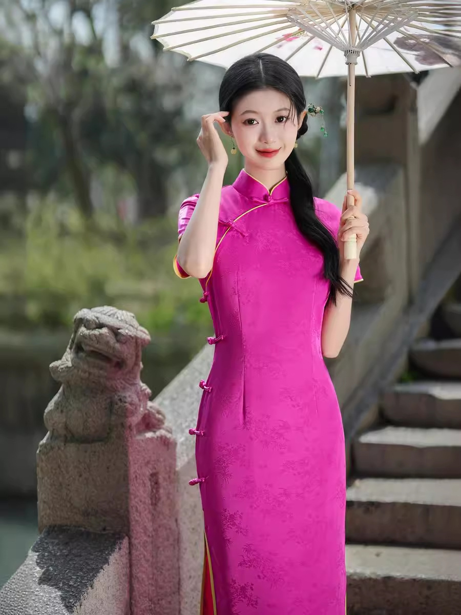Red long lightweight retro cheongsam