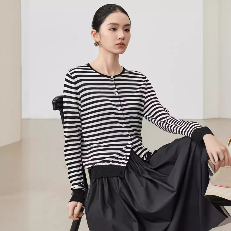 Strict Selection of Autumn Mulberry Silk Knitted Cardigan Artistic Black and White Striped Knitted Sweater Round Neck Women's Knitted Top