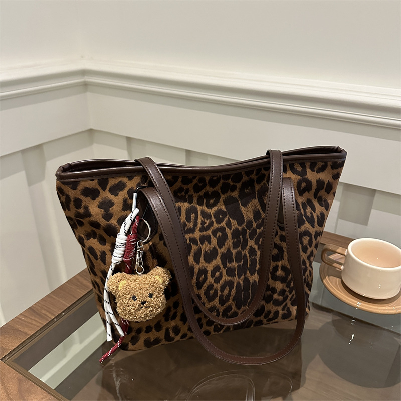 2024 nuevo otoño y invierno de gran capacidad de transporte de hombro relajado bolso de brazo retro moda leopardo bolso de mujer