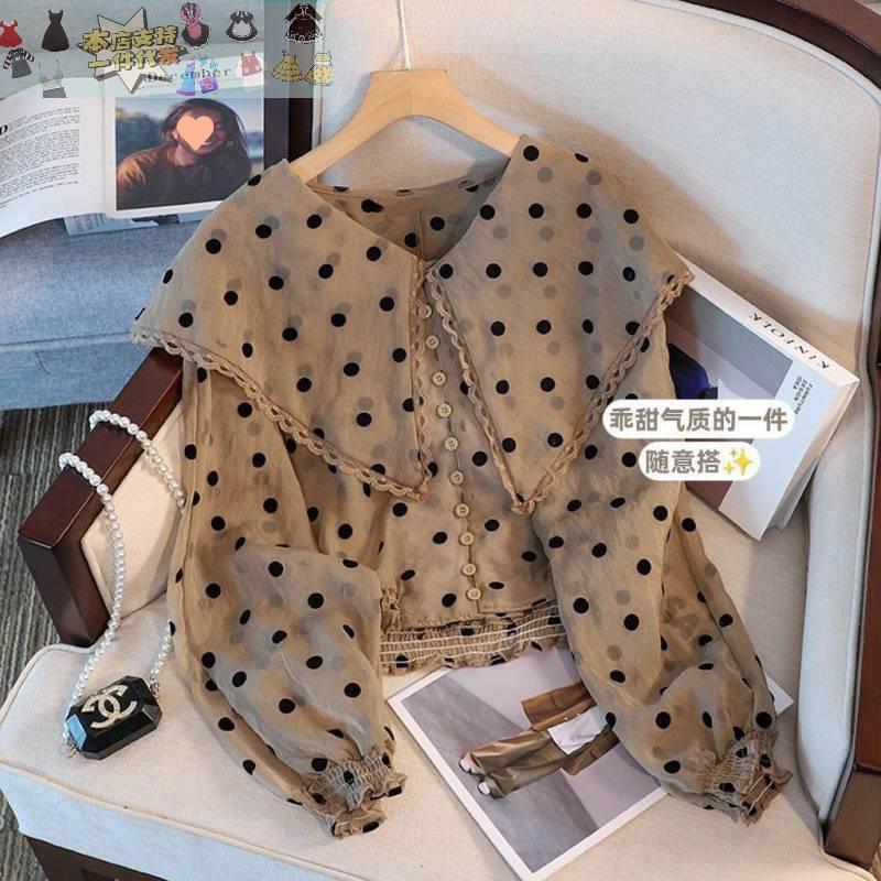French-style polka dot doll collar chiffon blouse for women, spring 2026 new short style with single-breasted design and lantern sleeves
