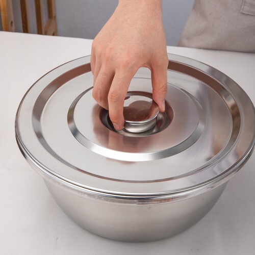 Thickened stainless steel basin, non-magnetic seasoning jar, kitchen sink and basin, egg beater basin, large household basin with lid