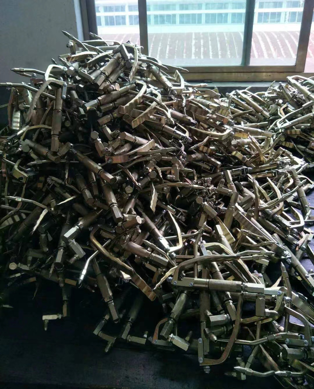 厂家批发黄油枪万向枪头注油器枪电动黄油枪气动黄油枪E18