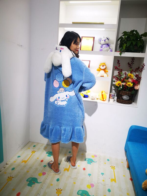 Cartoon cute puppy coral fleece women's pajamas home clothes autumn and winter New thick home clothes a generation of hair