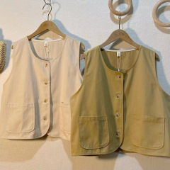 カレッジスタイル日本作業服ベスト女性の 2025 秋の新デザインニッチポケットレイヤードベストトップ