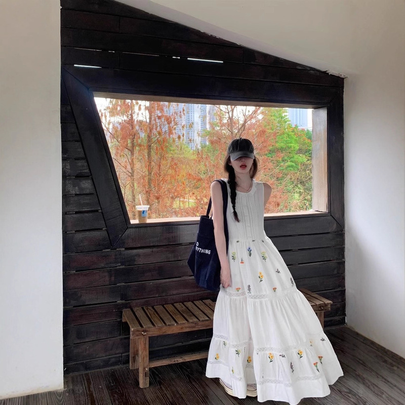 French White Dress Women's Floral Embroider 2025 Summer New Cool White Moonlight Sleeveless Holiday Long Skirt