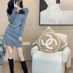 秋季炸街气质女新款连衣裙收腰显瘦包臀短裙方口领洋气针织纯色裙