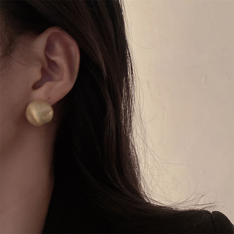 Elegant Round Copper Ear Studs 1 Pair