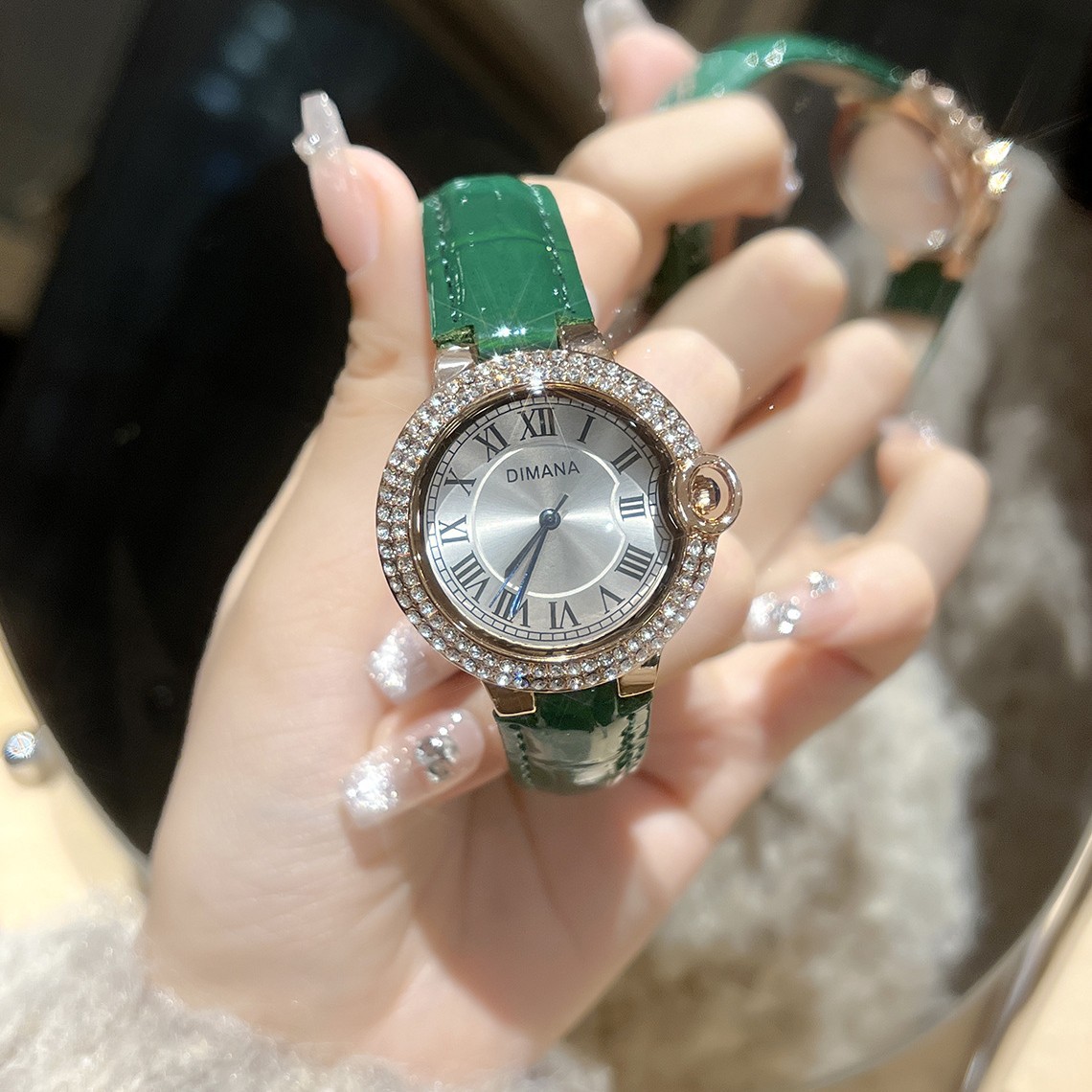 Temperament light luxury Joker fashion women's watch diamond exquisite watch trendy simple high color value ins wind a generation of hair