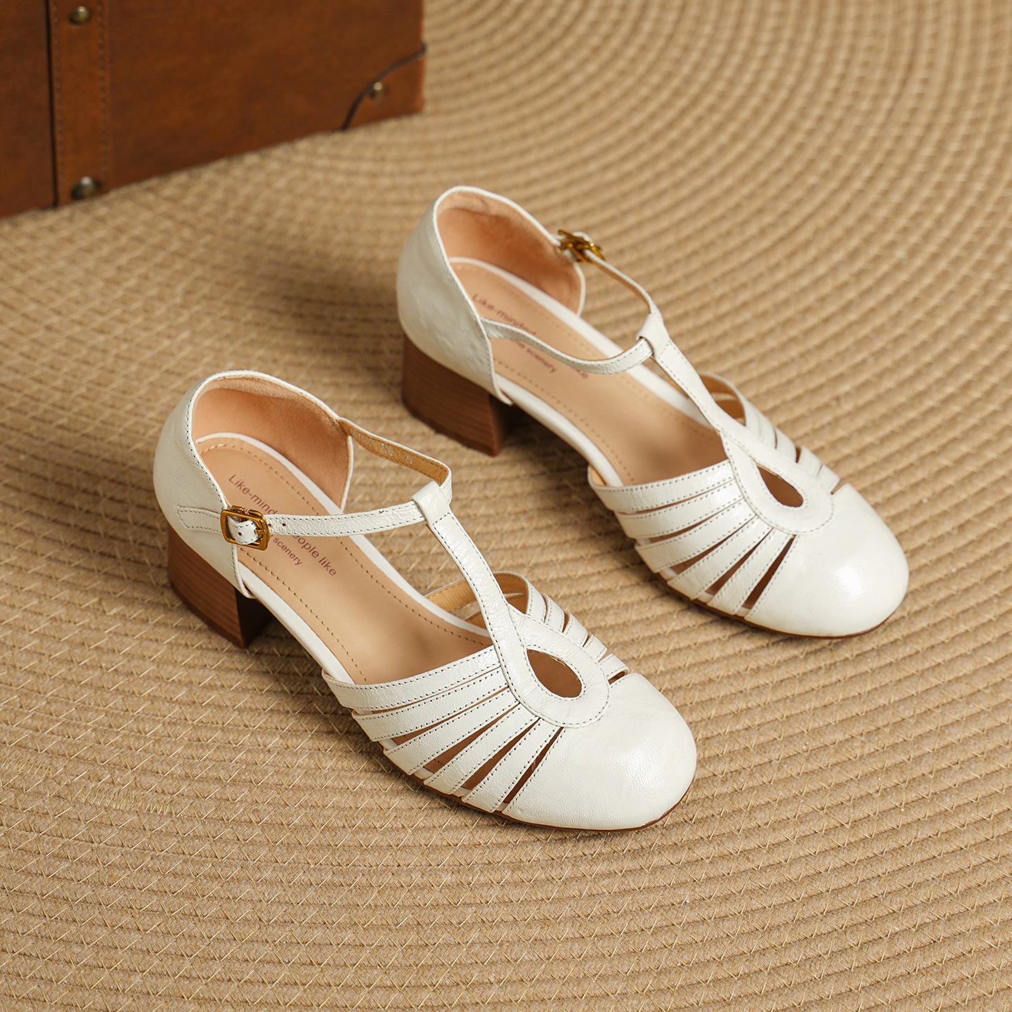 Sandal nữ da cừu bện quai chữ T mũi kín gót 4 cm — đen chi tiết 12