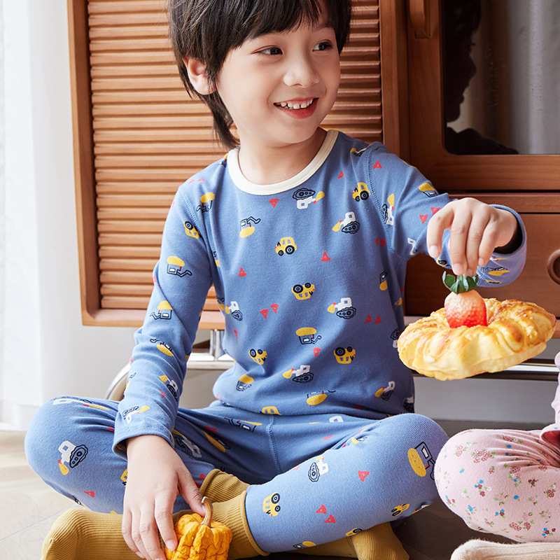 파란색 배경의 자동차