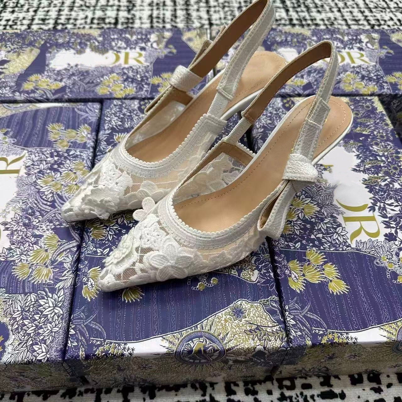 High-End~Cross-Border Top Quality Cat-Heel For Women D New Model Embroidered Knit Backless Closed-Toe Shallow Sandals With Butterfly_vogvips.com