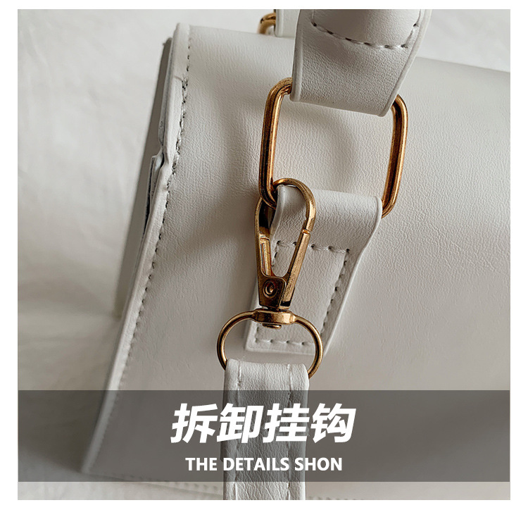 This year, trendy, fashionable and high-quality handbags are in vogue. Women's bags with stylish tassels and unique diagonal patterns are single-shoulder crossbody women's bags undefined