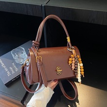 小包包女秋冬百搭2025新款复古单肩斜挎包跨境流行爆款手提小方包
