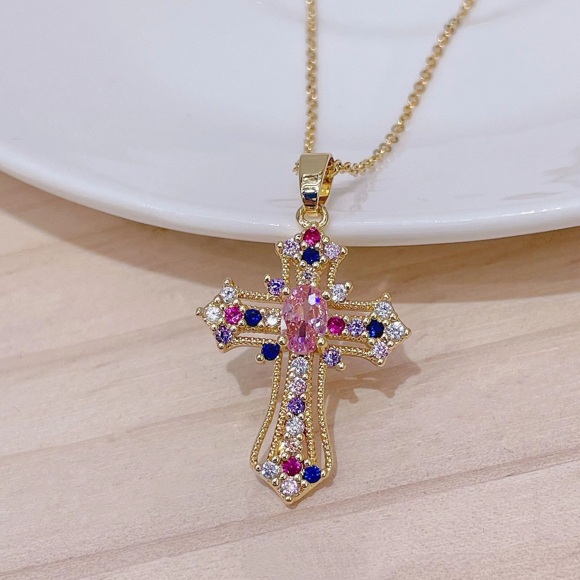 Simple Style Cross Copper Inlay Zircon Pendant Necklace display picture 3