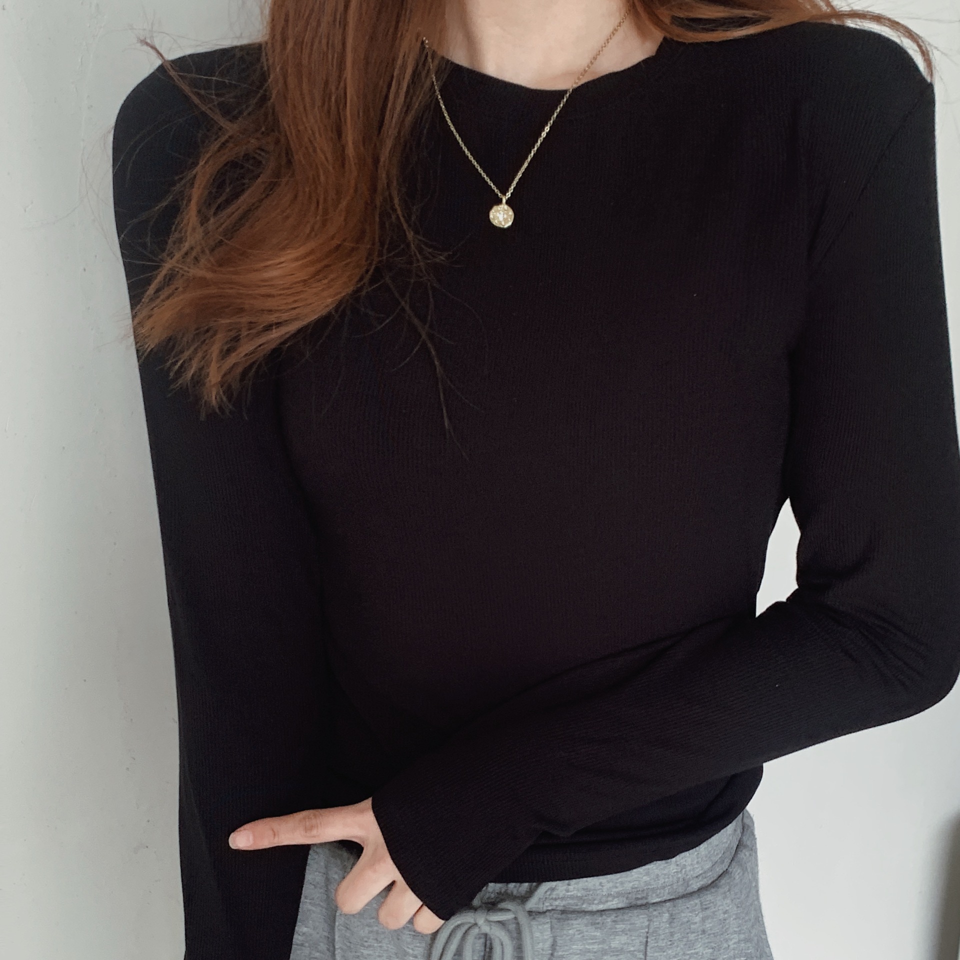 White solid color base body-friendly long-sleeve