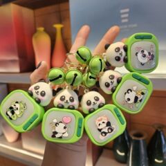 アイデアの新しいライト付きのかわいいパンダのキーホルダーの小夜灯の光るおもちゃのかばんのペンダントの小さい贈り物の卸売り