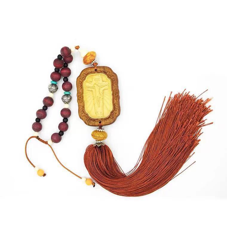 精品内雕黄杨木十字架汽车挂件饰品