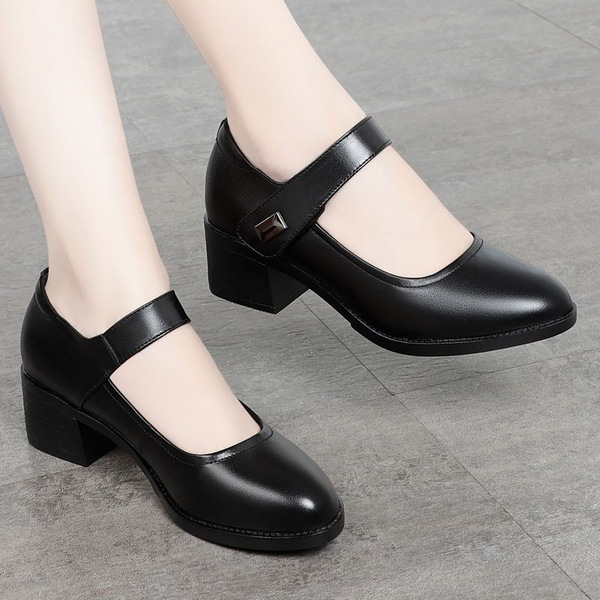 “mom shoes”