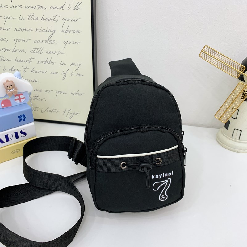 Versión coreana del popular bolso de pecho para niños y niñas, mini bolso de mensajero para niños de color de contraste de moda 2025 nueva tendencia de monedero para niños