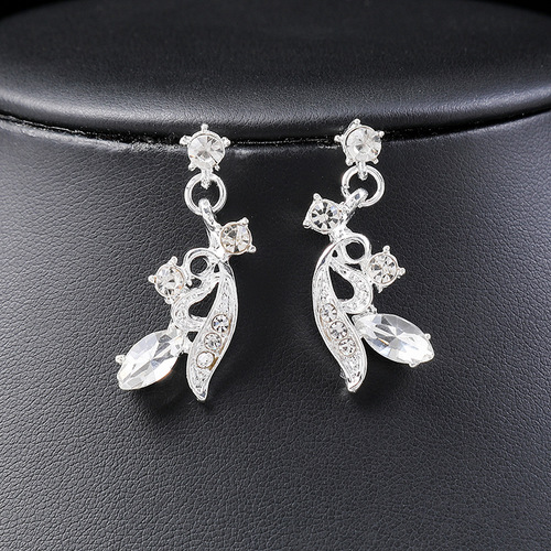 Korean Style Bridal Necklace and Earrings Set Crystal Gemstone Short Clavicle Chain Women's Two-piece Set Fashion Accessories Versatile