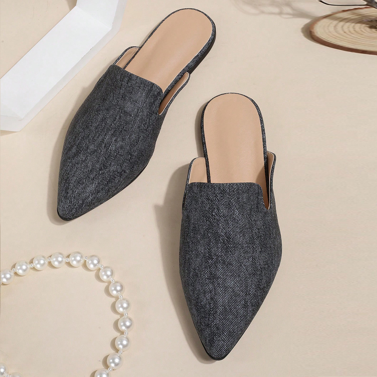 Naiste lamedad sussid Mugleri kingade ja poolsandaalidega_voghion.com