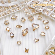 香槟色美甲钻饰品立体异形钻秋冬爆闪百搭显白大歪心斧头指甲配饰