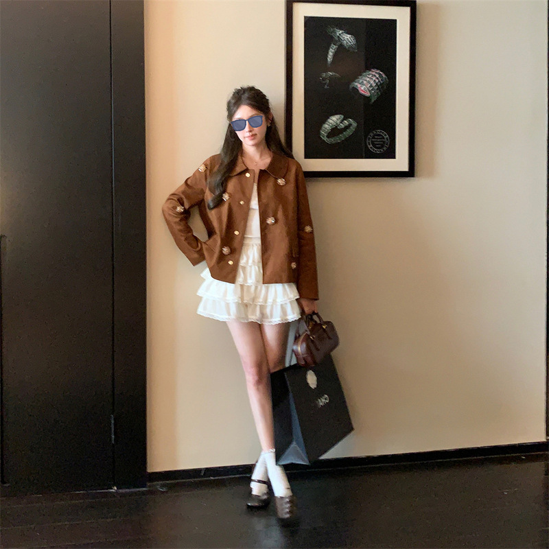 杨小卷 miu系千金感美拉德短外套女高级感法式娃娃领钉珠上衣皮衣|undefined