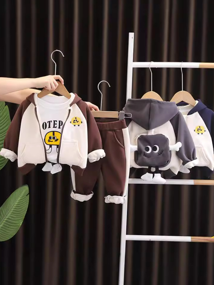 Ropa infantil para niños otoño y invierno conjunto 2024 nuevo guapo bebé con bolsas de dibujos animados encapuchados de terciero conjunto de tres piezas