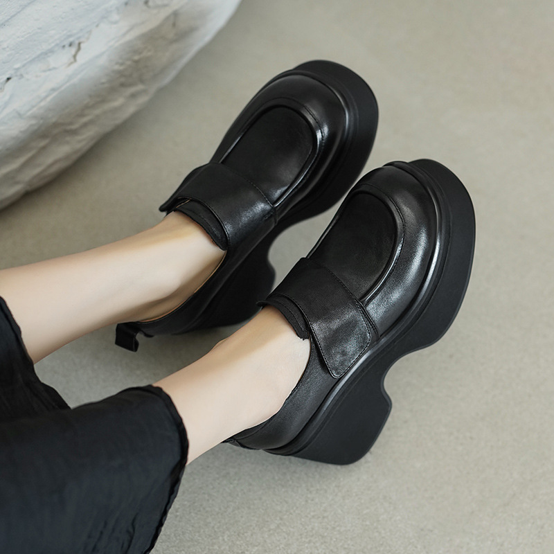 Giày loafer nữ đế xuồng cao gót 9 cm, da bò thật, quai dán tiện lợi — màu nâu, màu đen