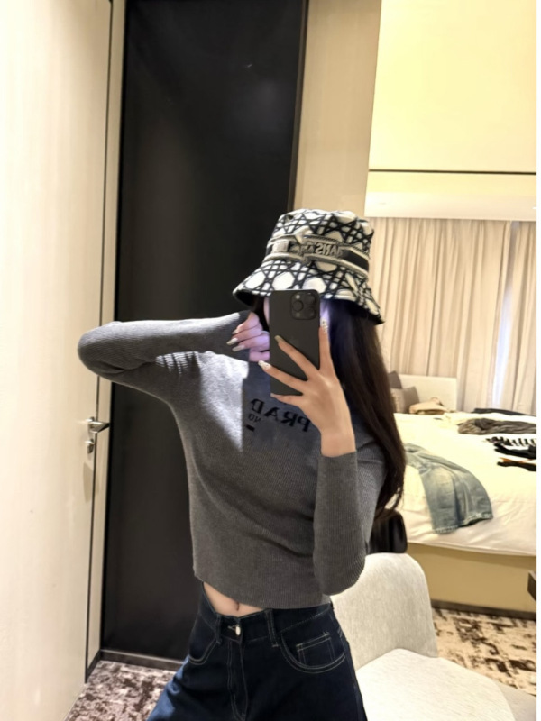南油女装高定PD普家24早春新款蓝色圆领短款毛织衫漏腰修身羊毛衣|undefined