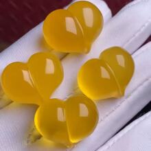 天然极品蜜蜡屁桃，蜡质饱满 立体雕工 搭配任意diy 小红书爆款