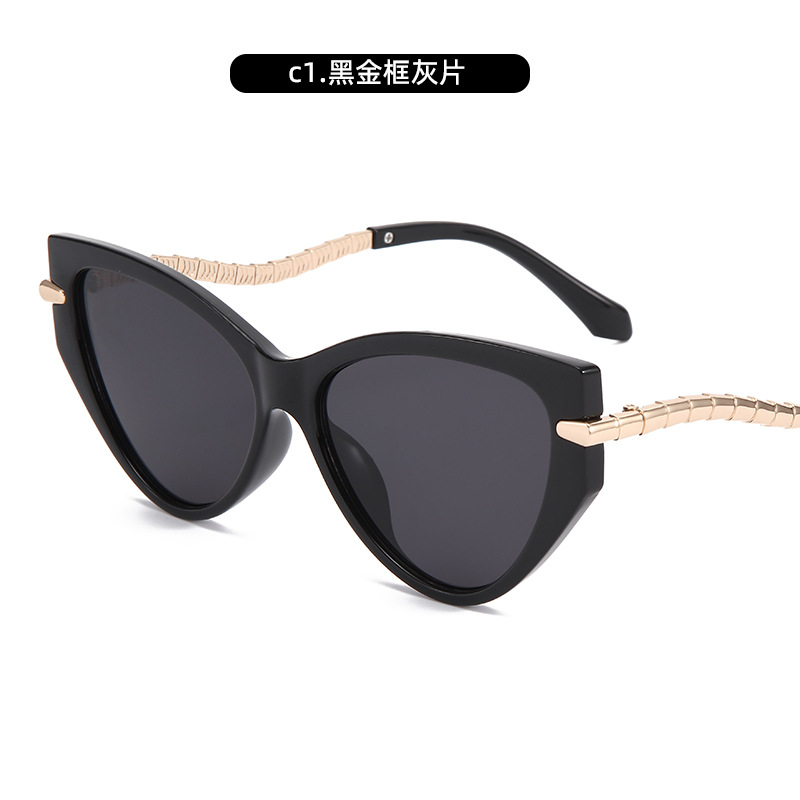 2025 nueva moda europea y americana ojo de gato gafas de sol anti-ultravioleta cadena de decoración de personalidad femenina gafas de sol de moda de alta calidad
