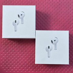 AirPods4 (アクティブノイズ低減に対応) 7世代のイヤホンの包装箱
