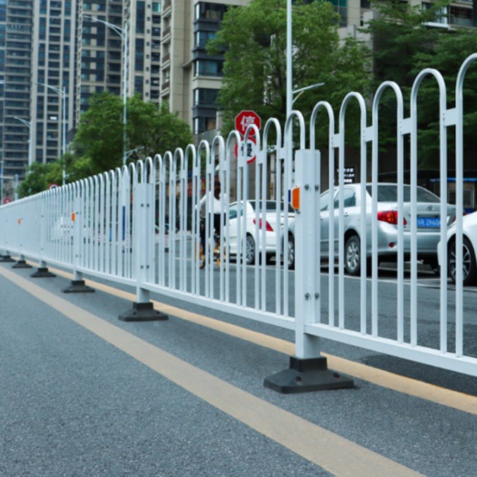 u型京式护栏现货道路中央隔离栏市政护栏分隔栏道路防撞护栏厂家