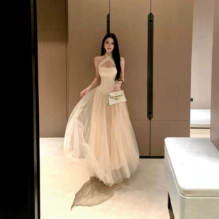 2026跨境网纱抹胸挂脖连衣裙女夏季海边度假风绝美收腰生日礼服长