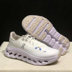 莆田クロスボーダーオンランニング Cloudtilt 春と夏の軽いランニングと通気性のあるスポーツとレジャーのランニングシューズ、男性と女性のカップル向け