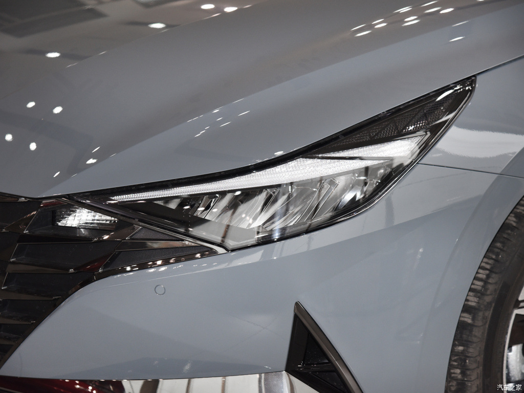Suitable for Hyundai 20-21 Elantra headlight cover 20 new Elantra headlight cover rear shell