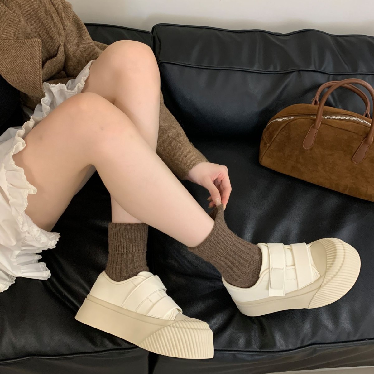 Chaussures ShoeGlobe Grape Mom Automne Hiver Nouvelles Chaussures en cuir véritable à semelle épaisse et doublure en velours épais, chaudes et décontractées, couleur blanc biscuit, pour femmes_voghion.com