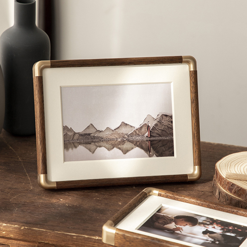 Copper angle solid wood texture photo frame table wholesale high-level 6-inch desktop ornaments to wash photos to make photo album Wall Copper angle solid wood texture photo frame table wholesale high-level 6-inch desktop ornaments to wash photos to make photo album Wall