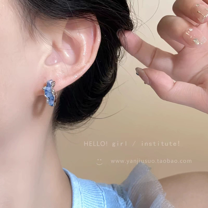 Earrings, silver 925 sample, European style, assorted hoops and studs, lightweight