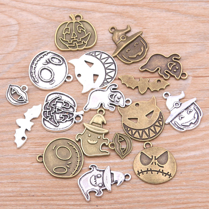 2 Color 9 DIY Zinc Alloy Small Accessories Animal Bat Ghost Skull Pendant Halloween Charm Pendant