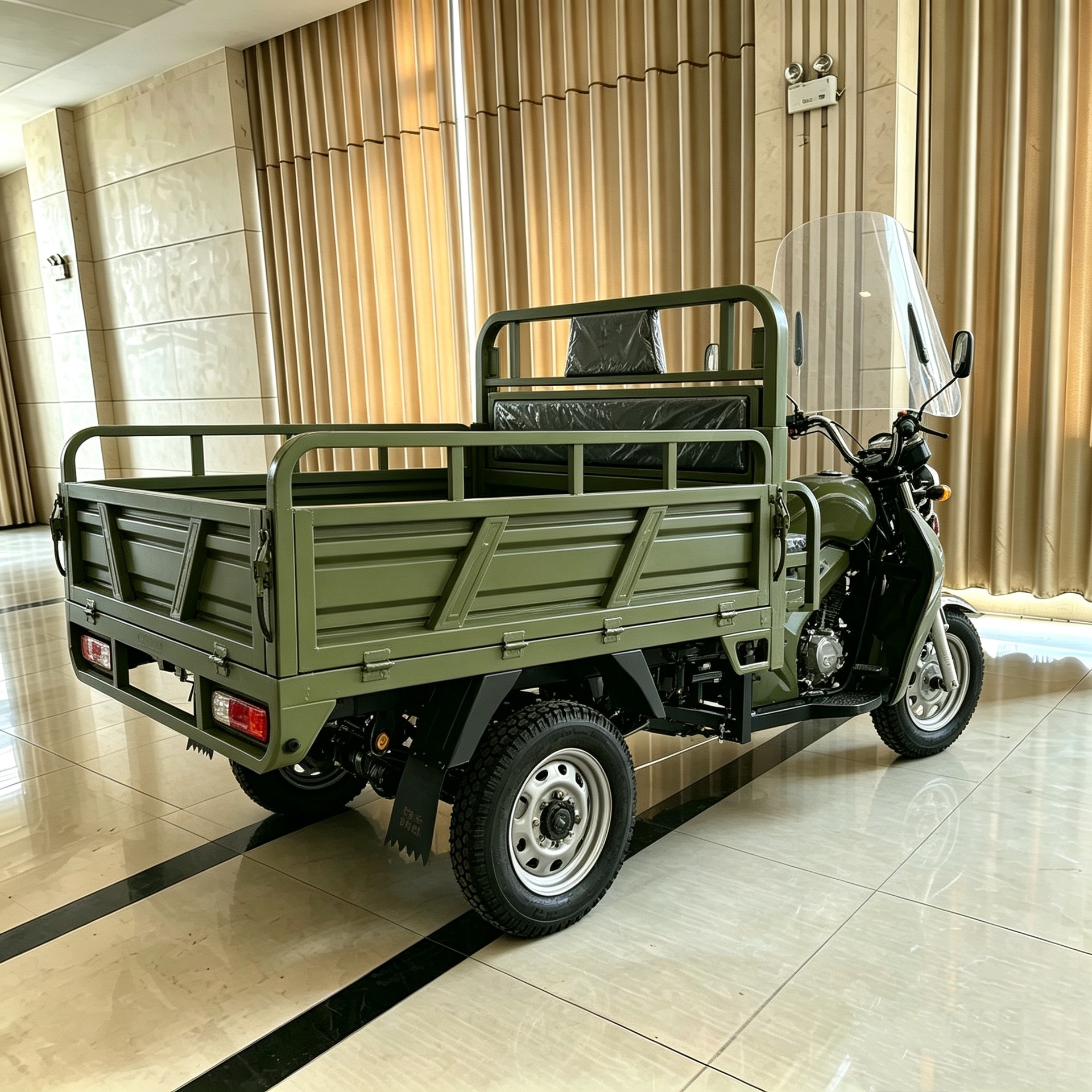 Cross-border export of green fuel-powered three-wheeled passenger vehicles for Southeast Asia, with canopy for passenger transportation