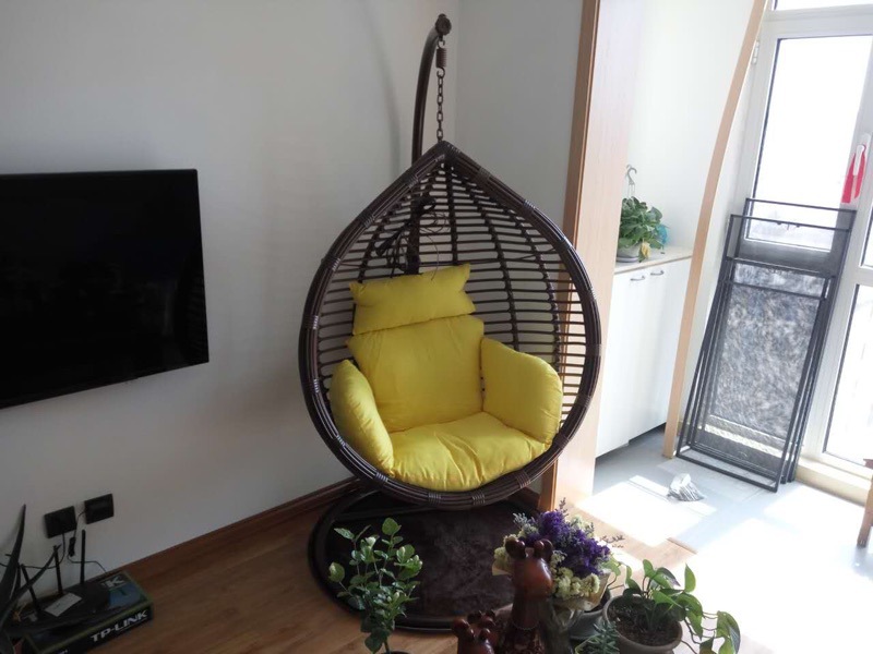 쿠션 + 카펫이있는 단일 비 팔걸이 다크 브라운 거친 지원