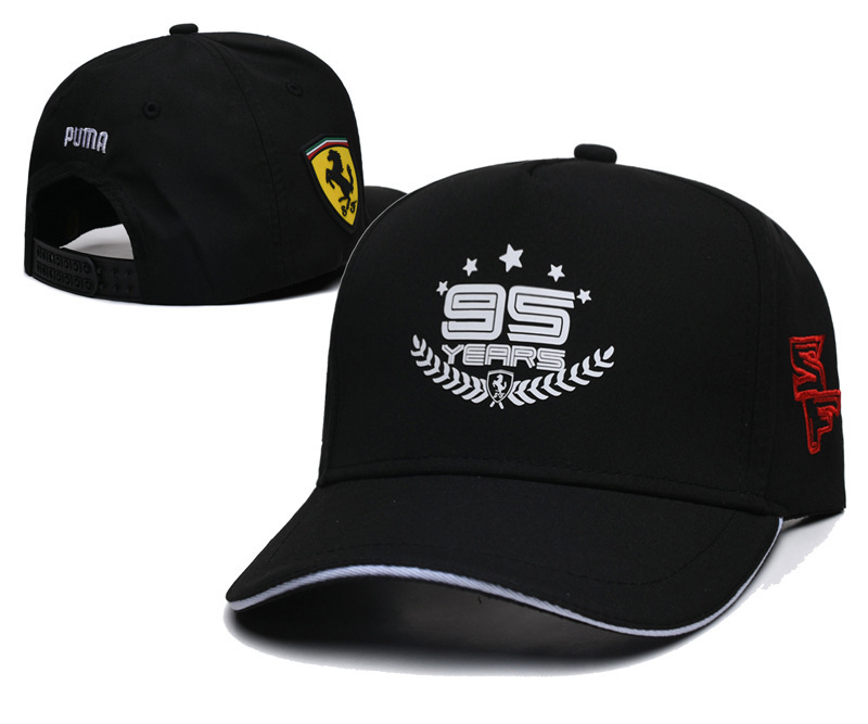 2025F1周辺のフォーミュラ1 KTMチームのレーシングキャップは、ドライバーファン野球のアヒルの舌の曲がりに帽子をかぶっています。|undefined