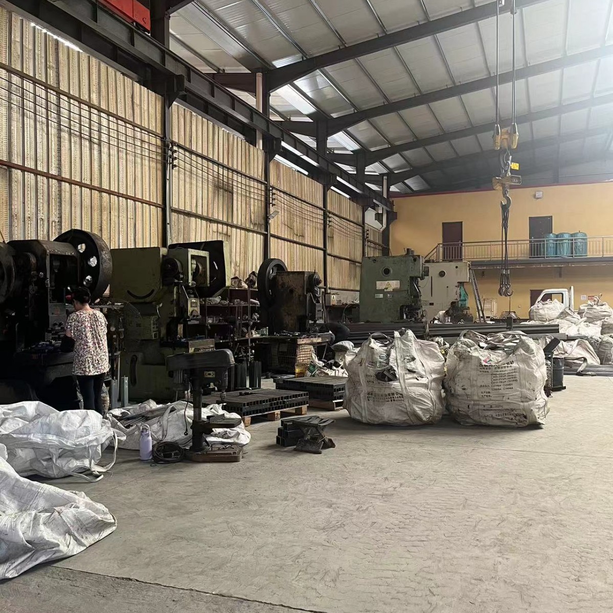 Soporte de remolque 2000 lbs rotación lateral, 10 pulgadas