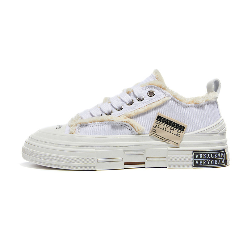 거지 신발은 모두 흰색