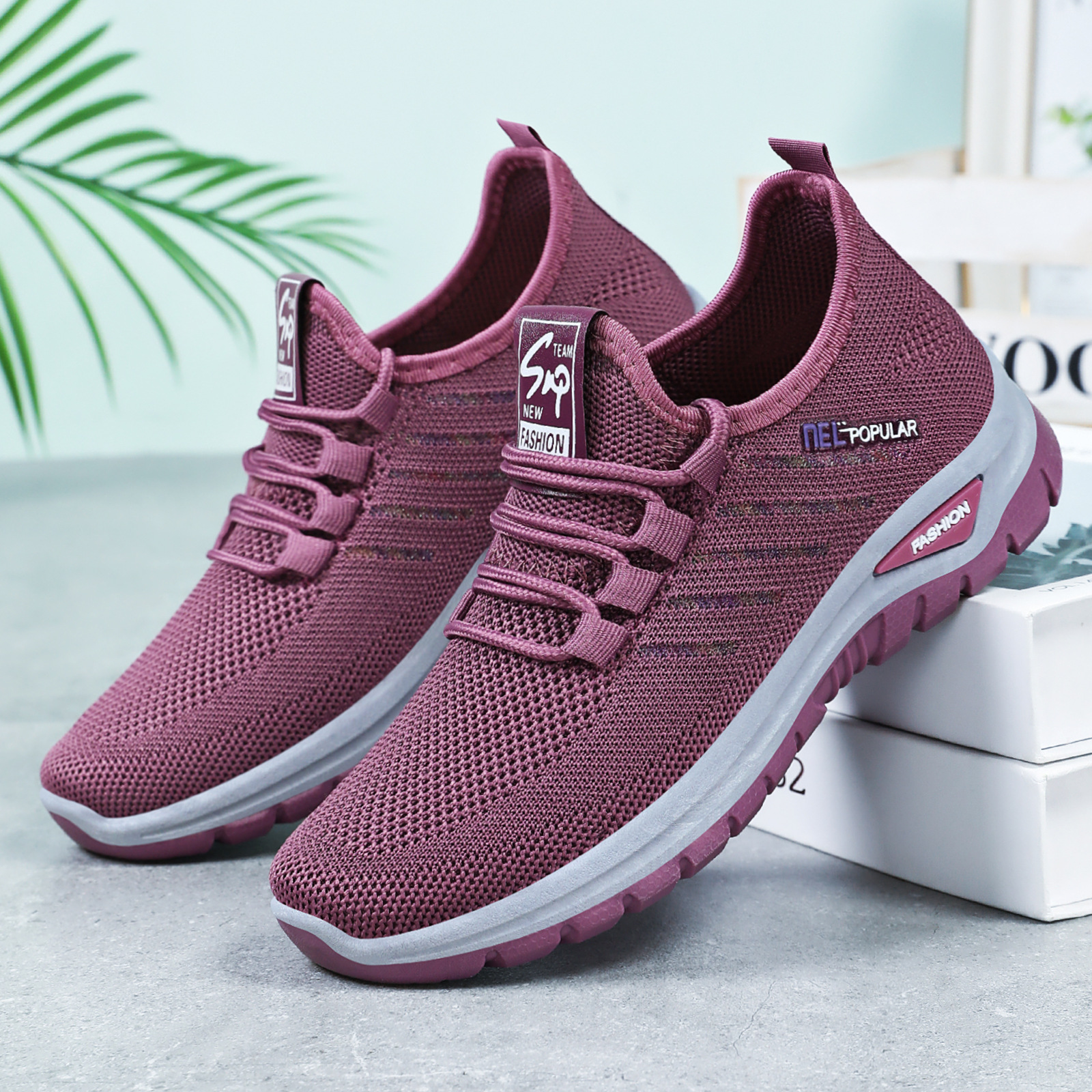 Zapatos mujeres de mediana edad verano transpirables cómodos zapatos únicos regalos de venta directa suela suave casual zapatos de malla para mamá