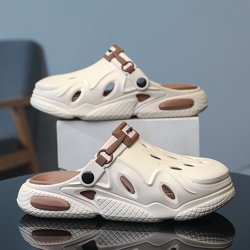 Zapatillas Baotou para hombres en verano, zapatos de agujero de playa 2024 nuevas sandalias casuales transfronterizas de tamaño grande para hombres